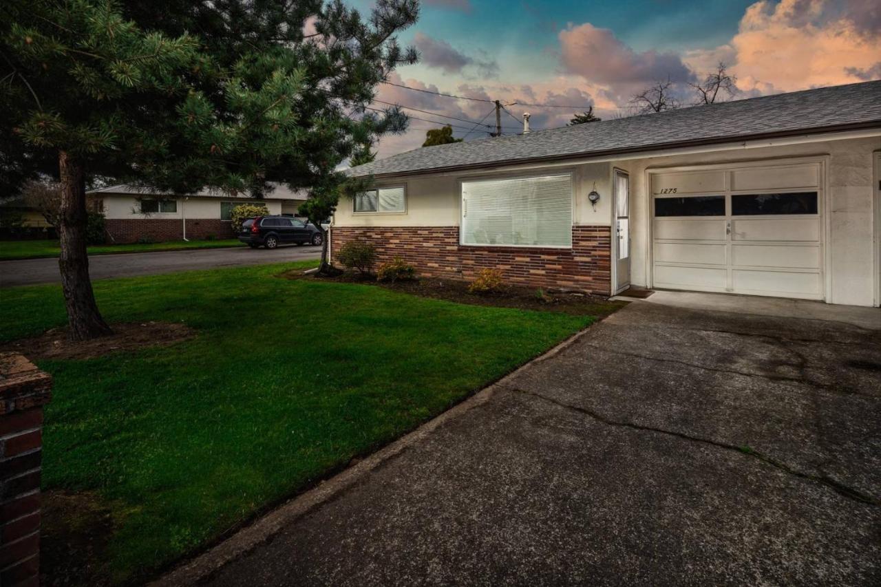 Walnut Bungalow West Hillsboro Exterior photo